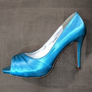 David's Bridal Dyeable Malibu Blue Shoes